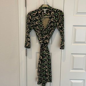 DVF wrap dress green size 4
